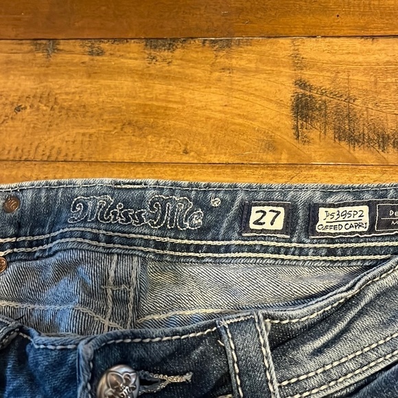 𝅺miss Me designer cuffed capris - Picture 3 of 7